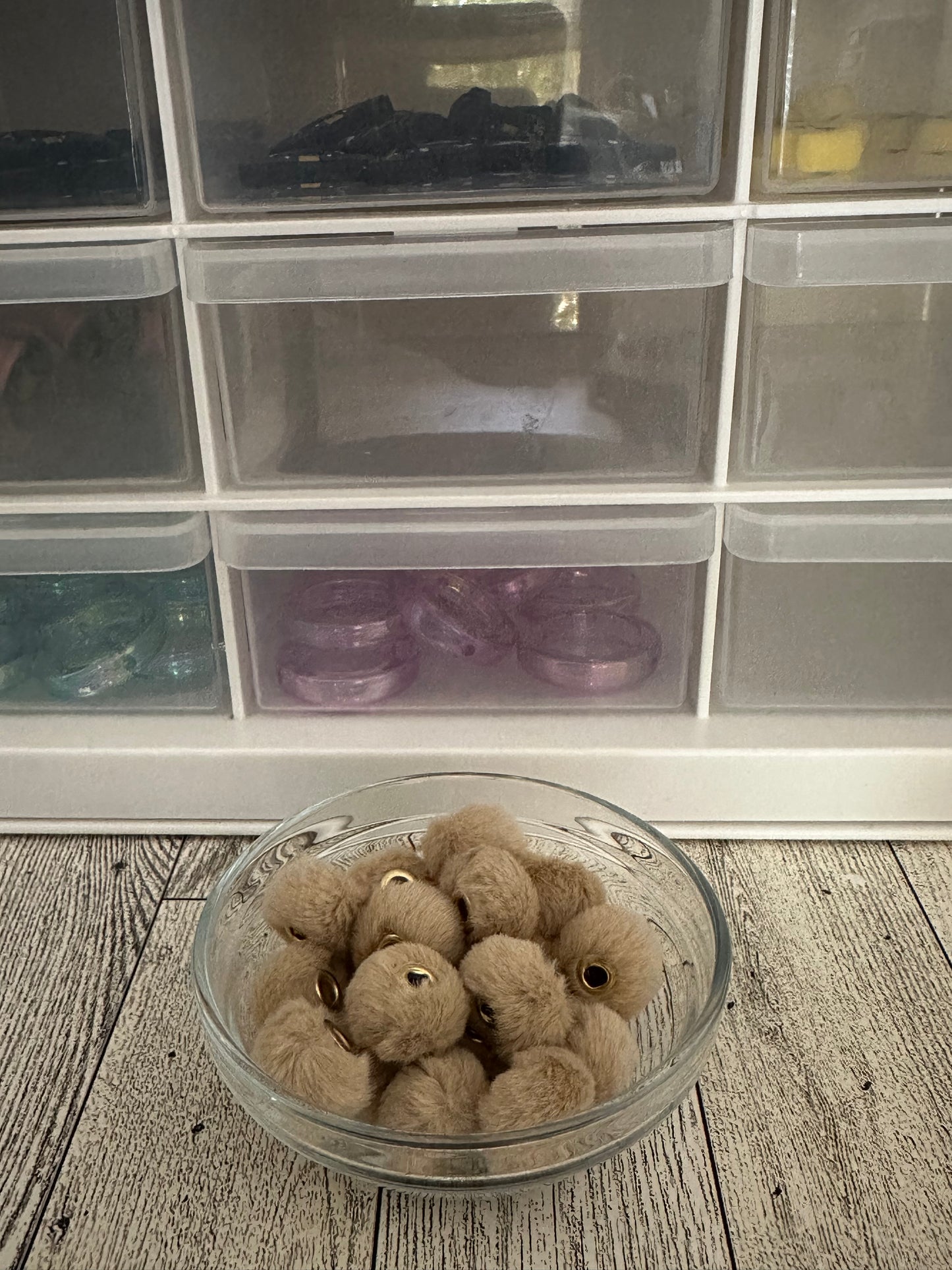Fuzzy spacer bead