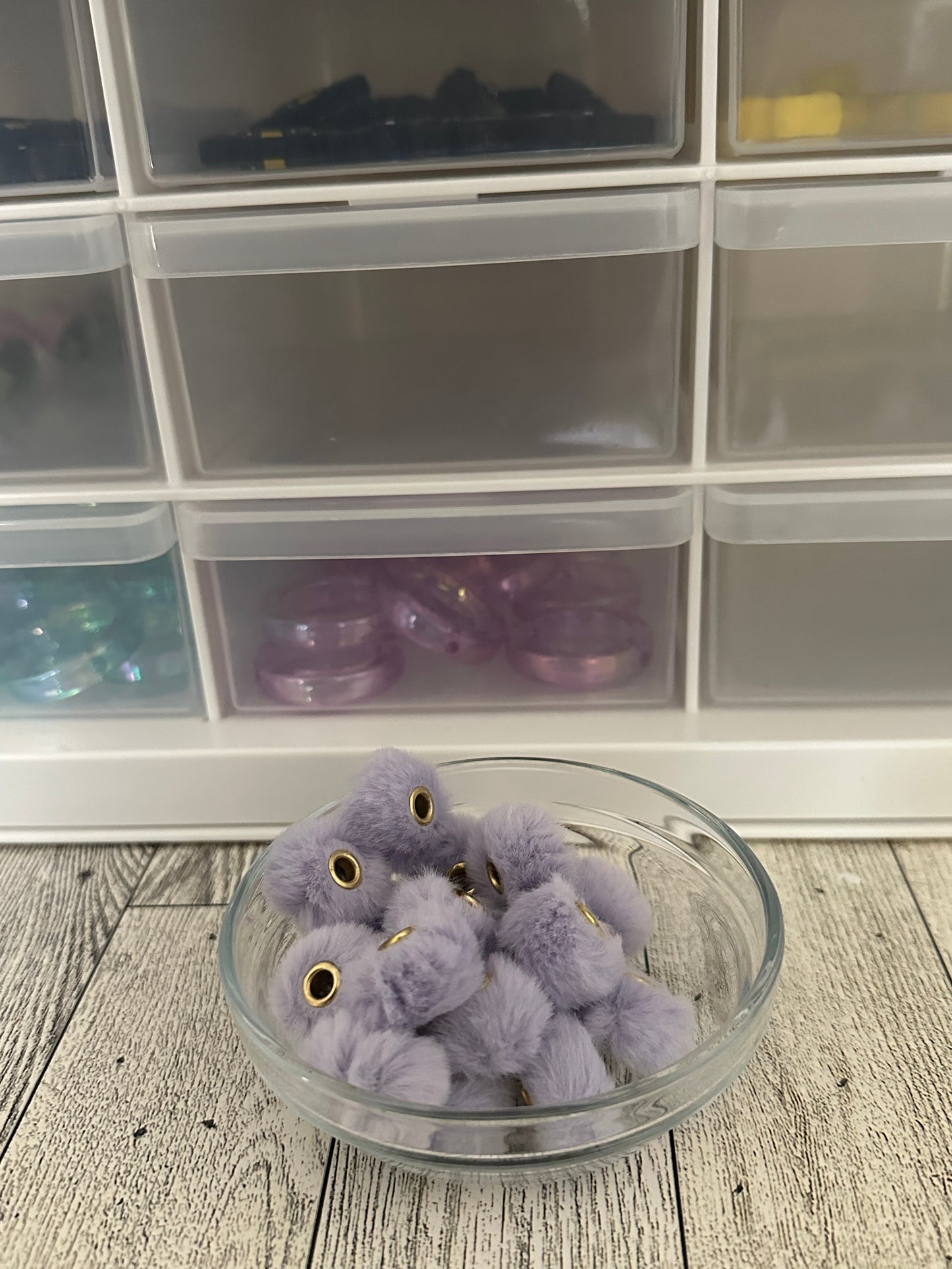 Fuzzy spacer bead