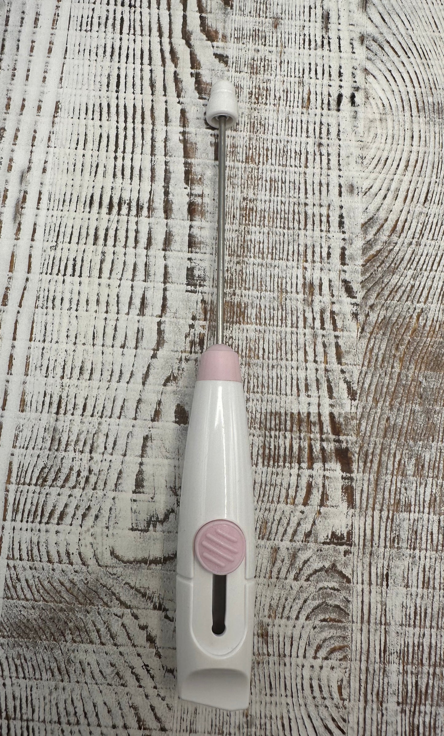 Beadable box opener with sharp blade