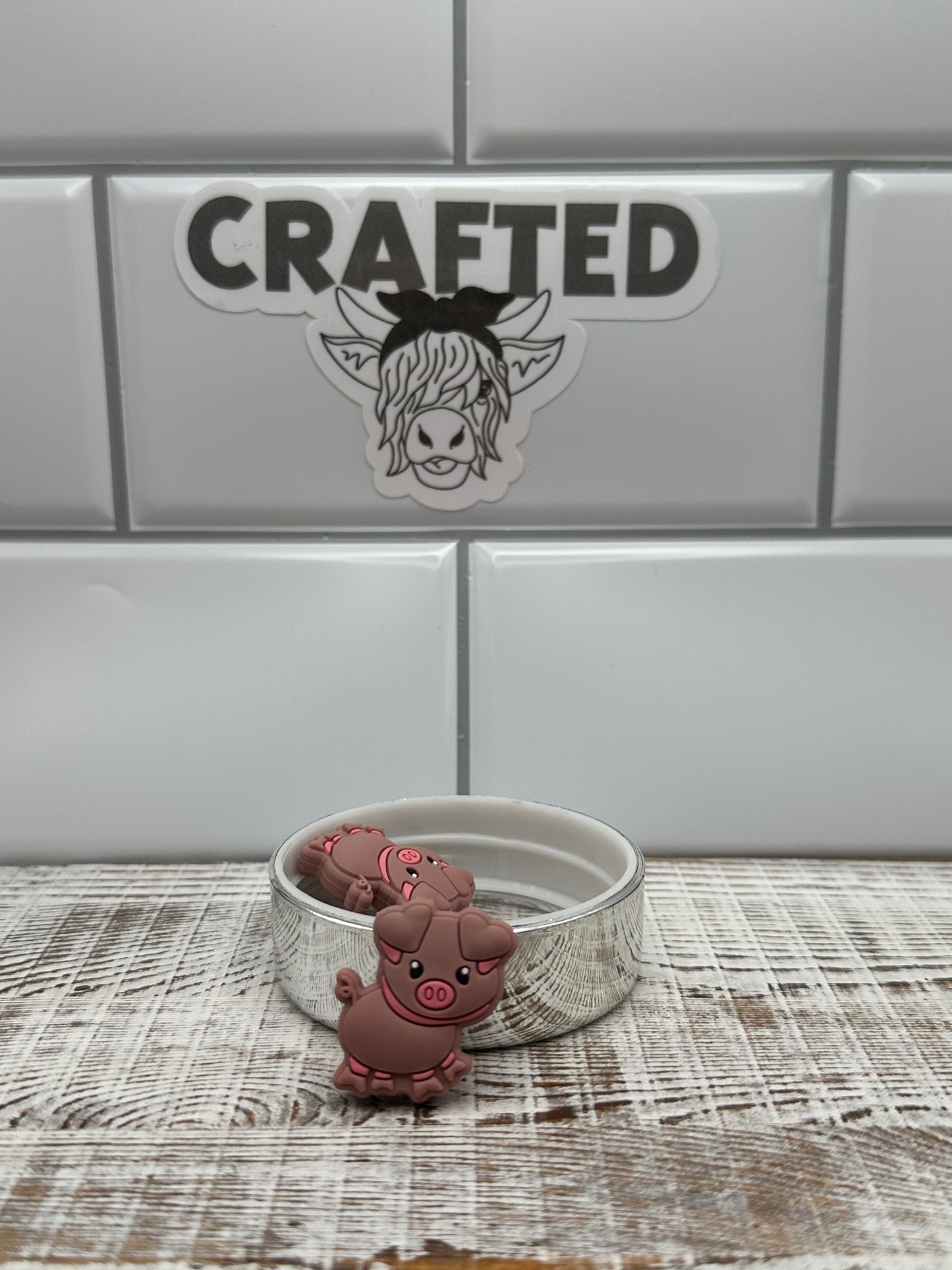 Pig focal bead