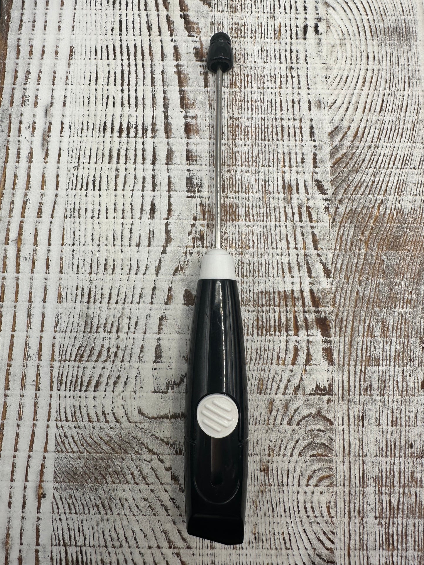 Beadable box opener with sharp blade